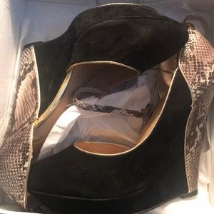 Colin Stuart Wedged Shoes